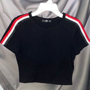 Black cropped tshirt